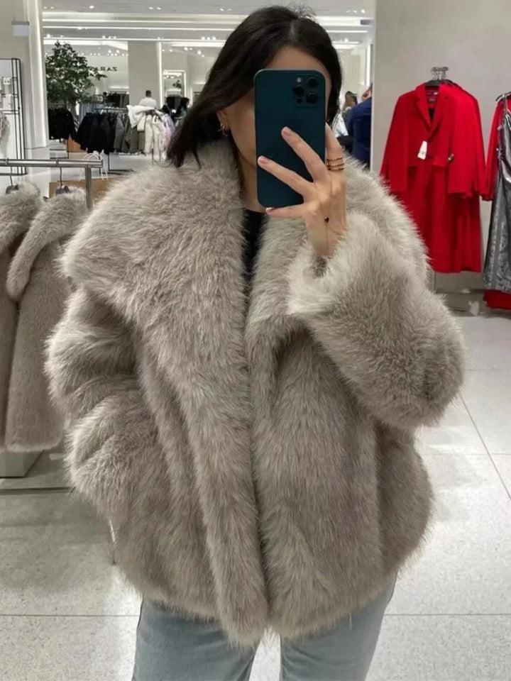 Mary | Luxurious Faux Fur Coat